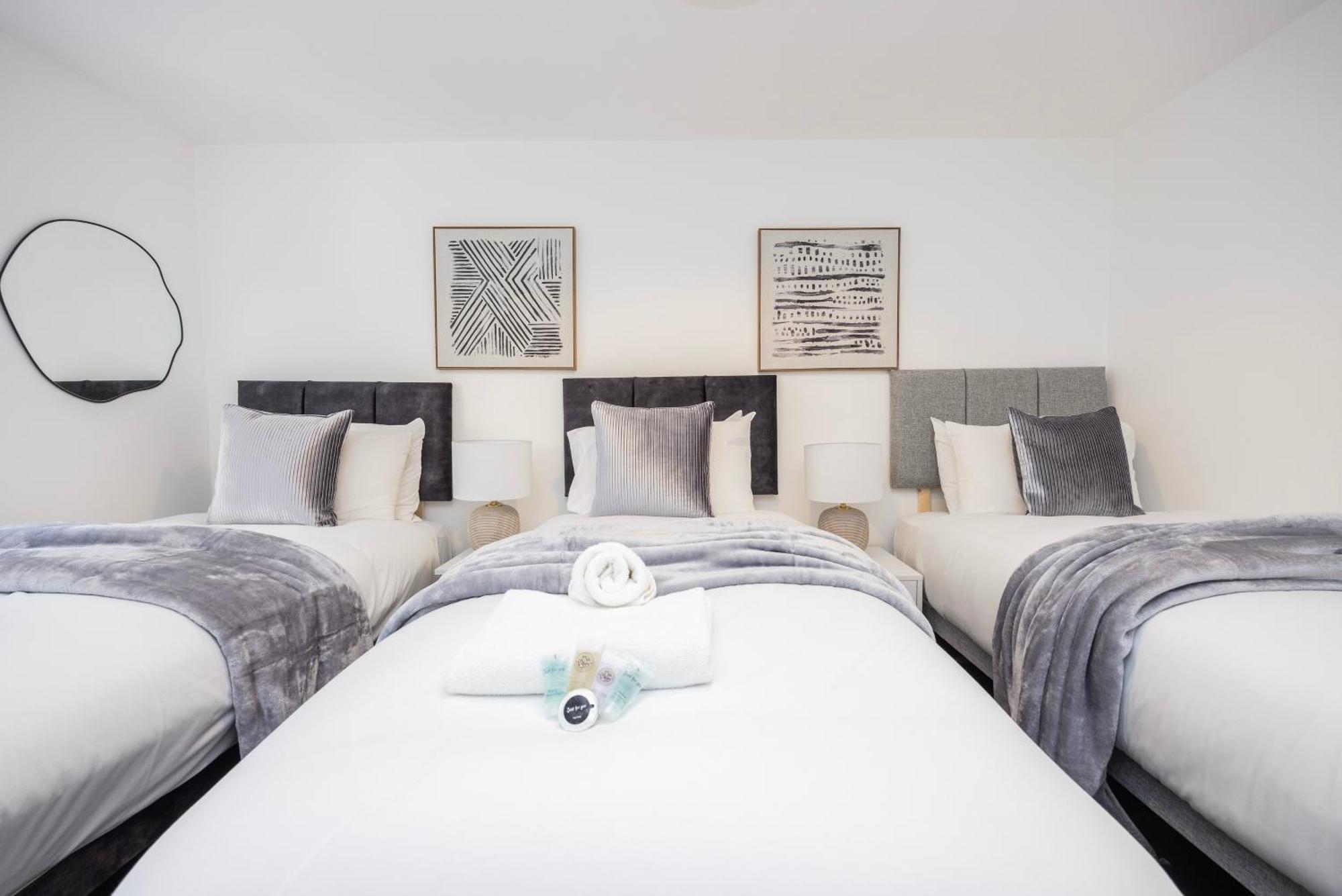 Block Of Apartments In Croydon ,Long Stays , Weekly & Monthly Offers , Contractors , Relocations , Leisure & Family Stays المظهر الخارجي الصورة
